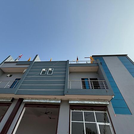 Hotel Raghunath Palace Khātu Exteriér fotografie