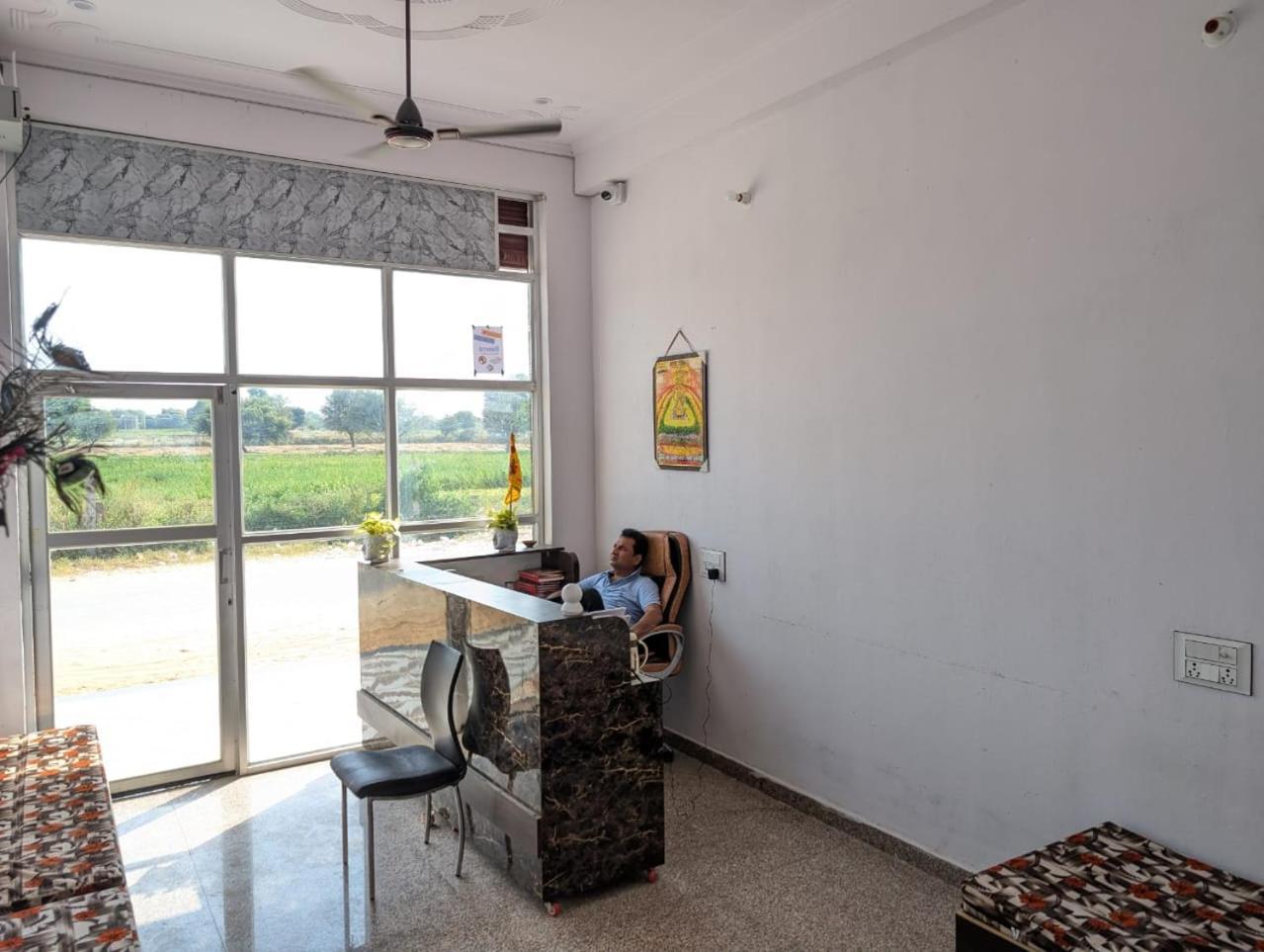 Hotel Raghunath Palace Khātu Exteriér fotografie