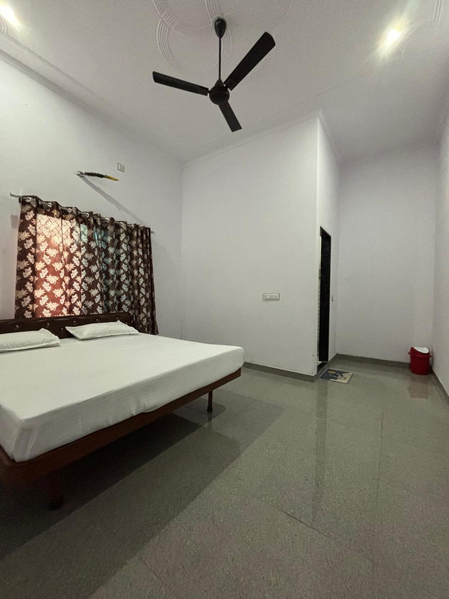Hotel Raghunath Palace Khātu Exteriér fotografie