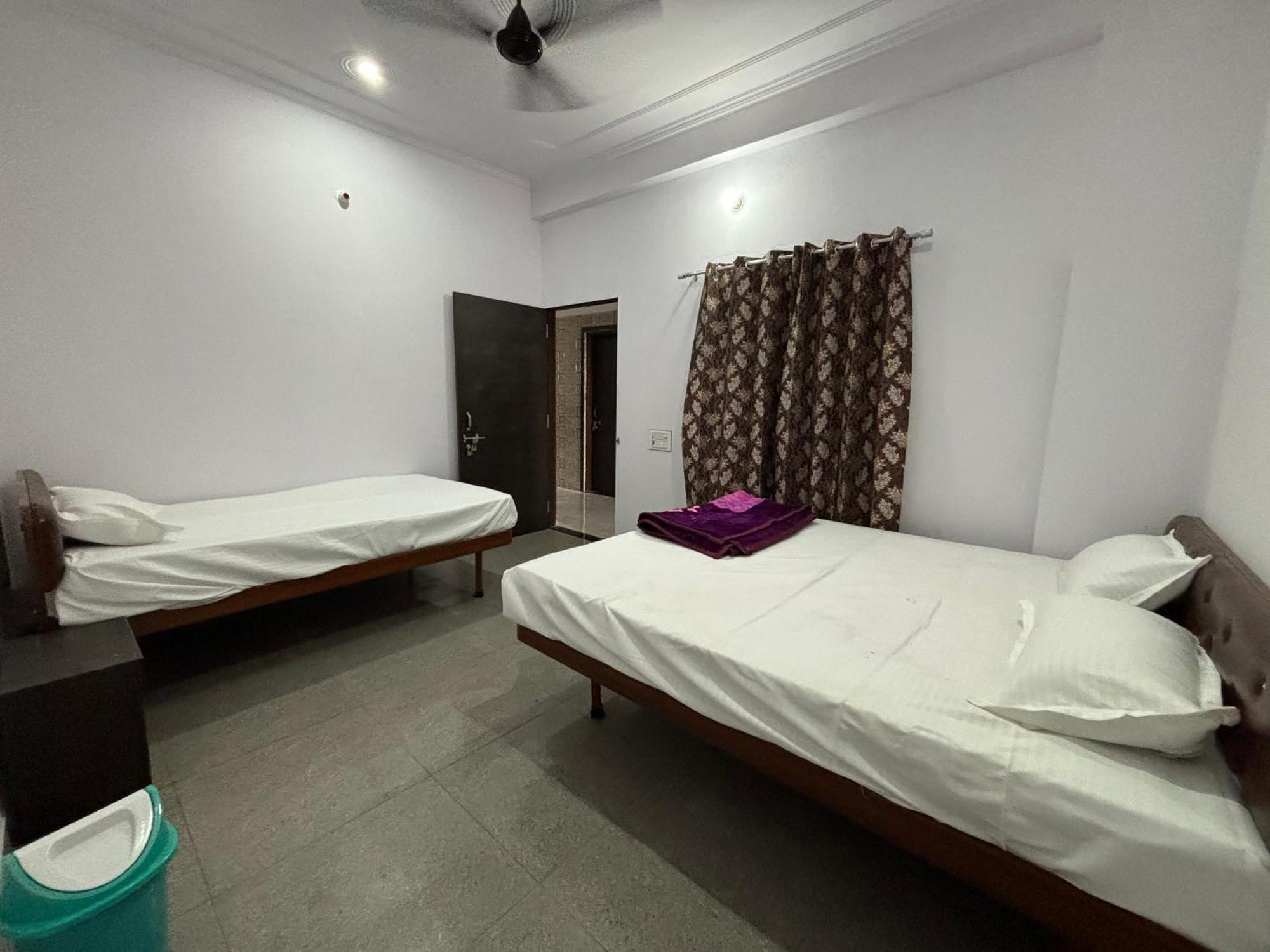 Hotel Raghunath Palace Khātu Exteriér fotografie
