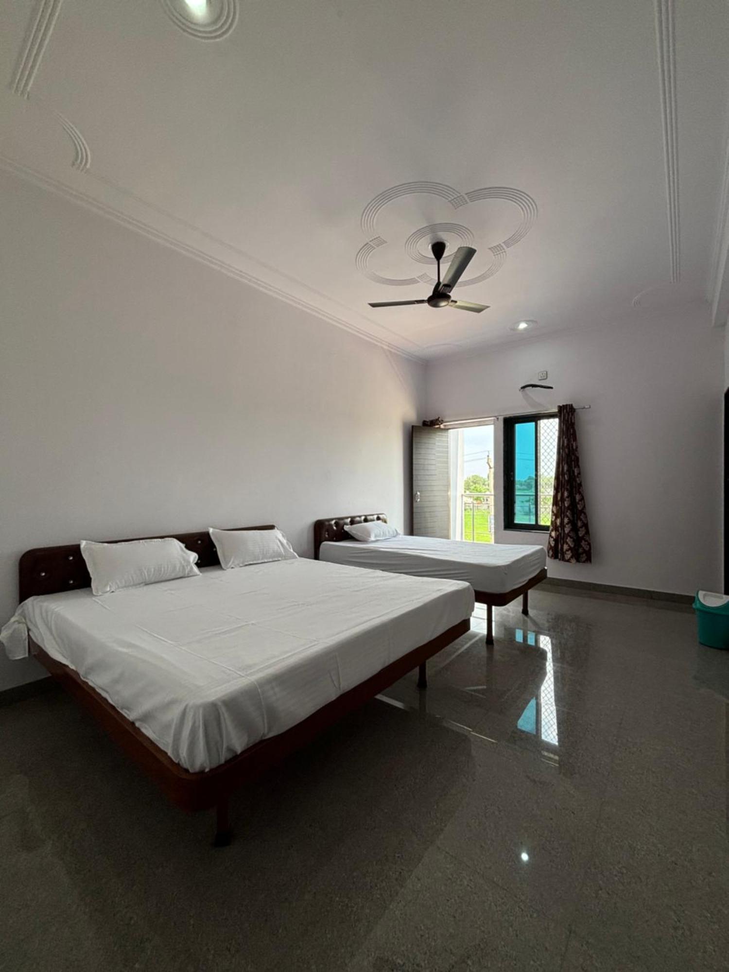 Hotel Raghunath Palace Khātu Exteriér fotografie