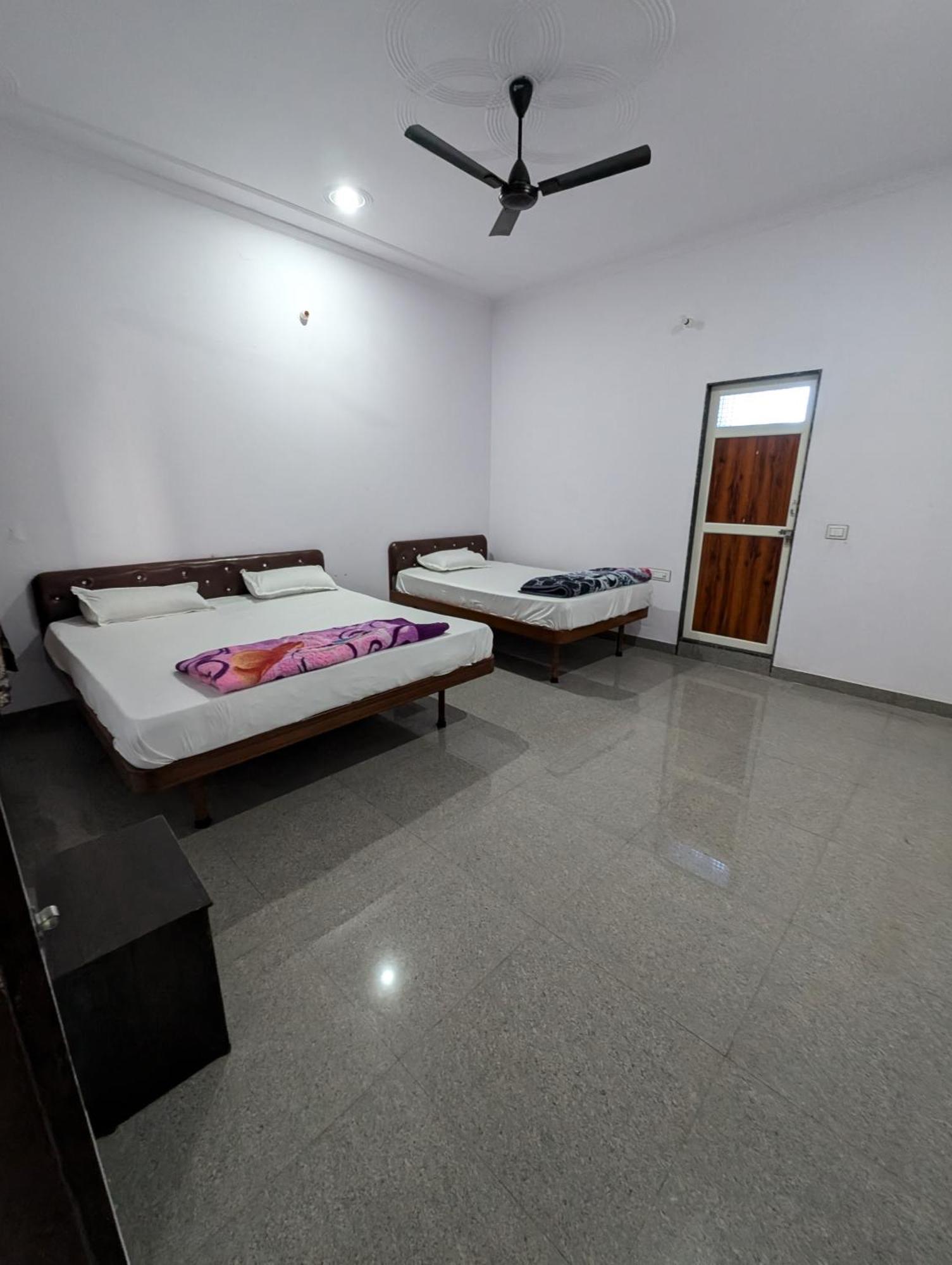 Hotel Raghunath Palace Khātu Exteriér fotografie