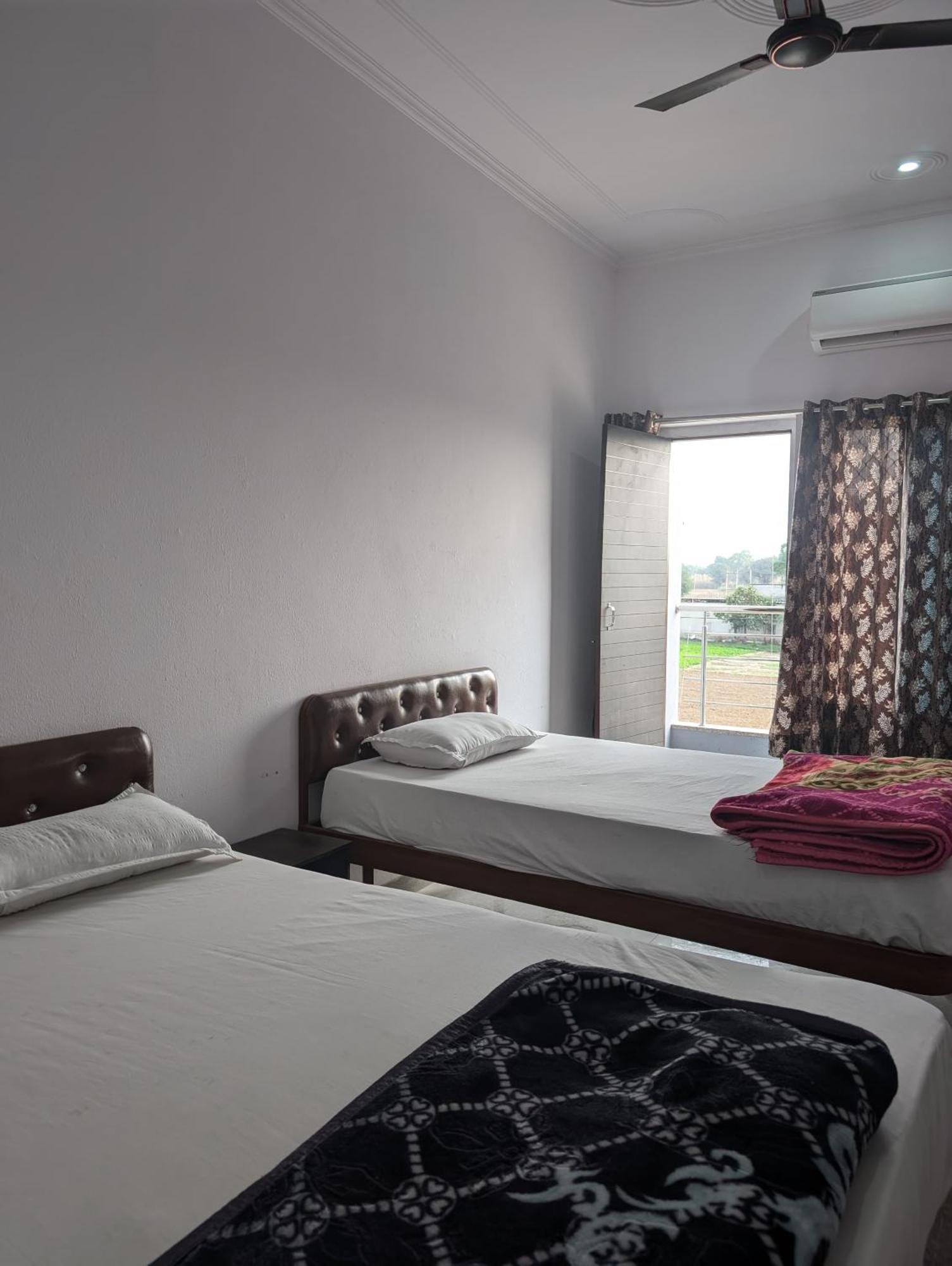 Hotel Raghunath Palace Khātu Exteriér fotografie