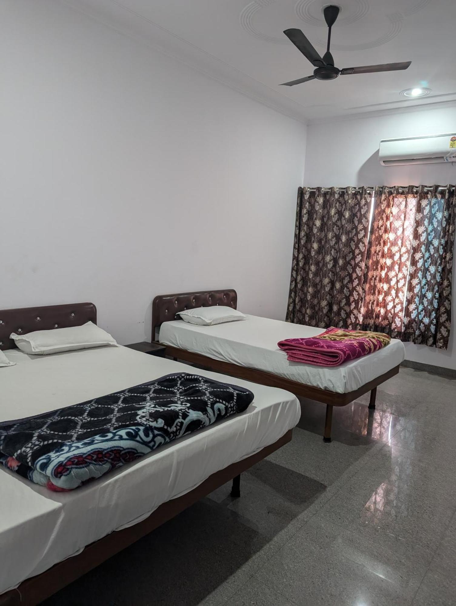 Hotel Raghunath Palace Khātu Exteriér fotografie