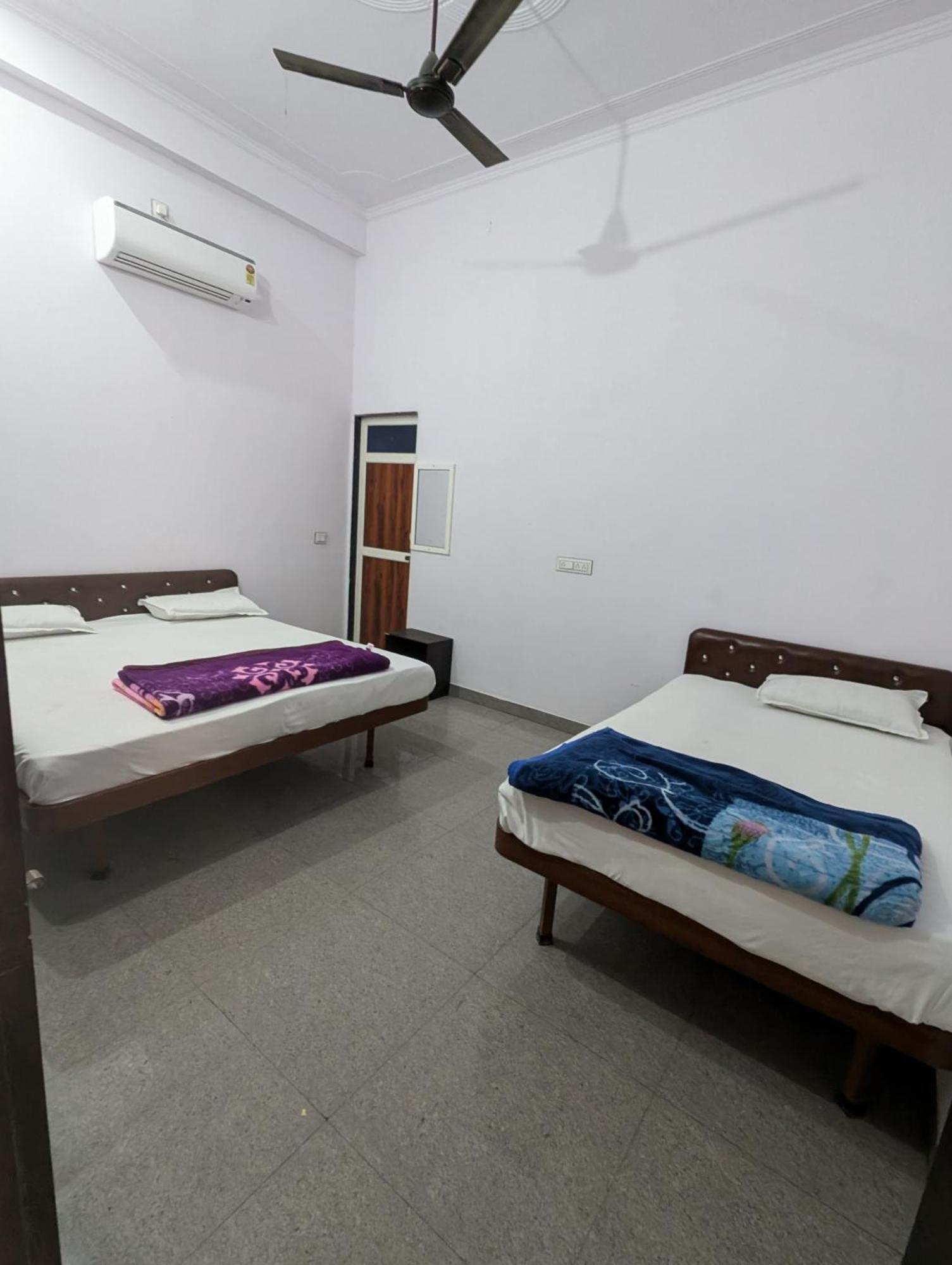 Hotel Raghunath Palace Khātu Exteriér fotografie