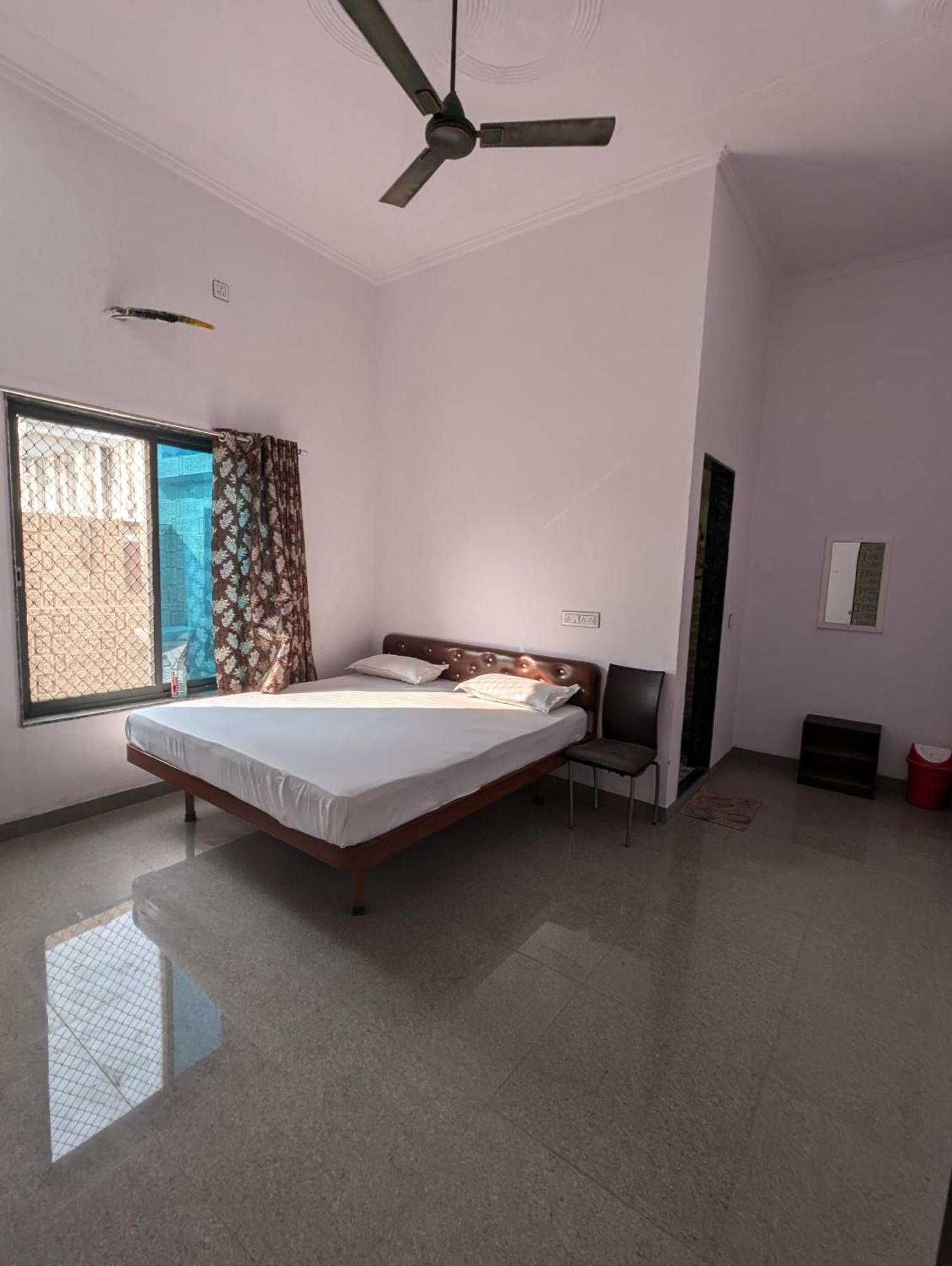 Hotel Raghunath Palace Khātu Exteriér fotografie